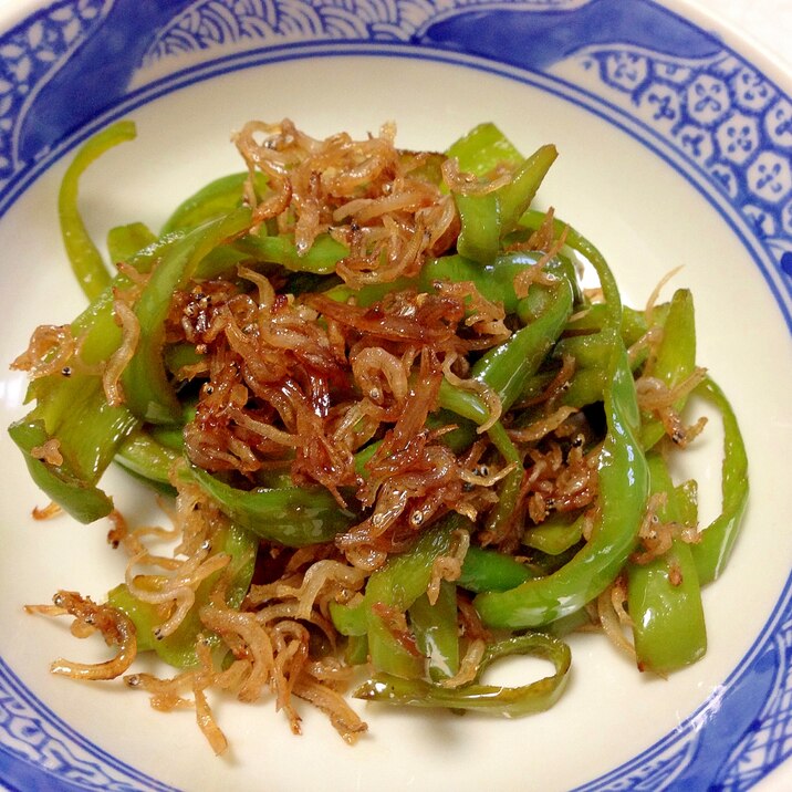 ご飯のお供に☆じゃことピーマンの甘辛炒め